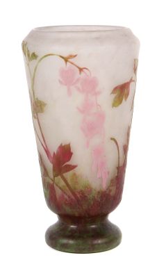 Vase mit tränenden Herzen, Daum, Nancy, um 1910, Glas