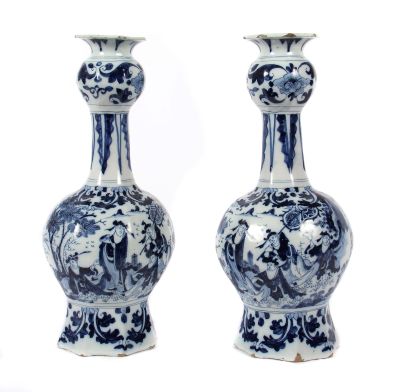 Vasenpaar mit Chinoiserie, Delf, um 1700, Keramik